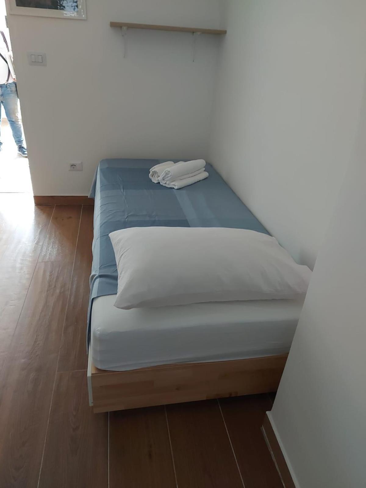 Characteristic Garibaldi Apartment Bari Bagian luar foto